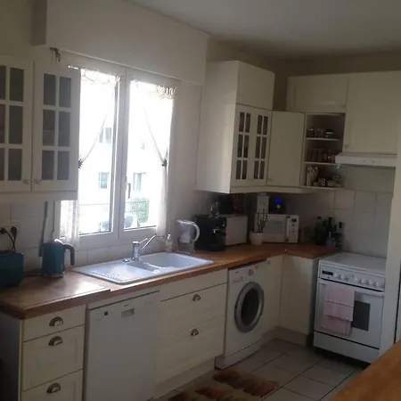 Paris & Versailles At Your Feet! Shared In House Apartment Meudon